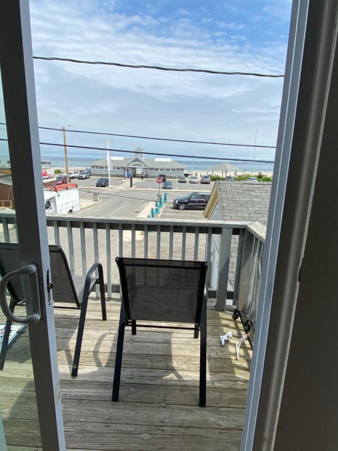 Nautical Beach Apartments Хамптън Екстериор снимка